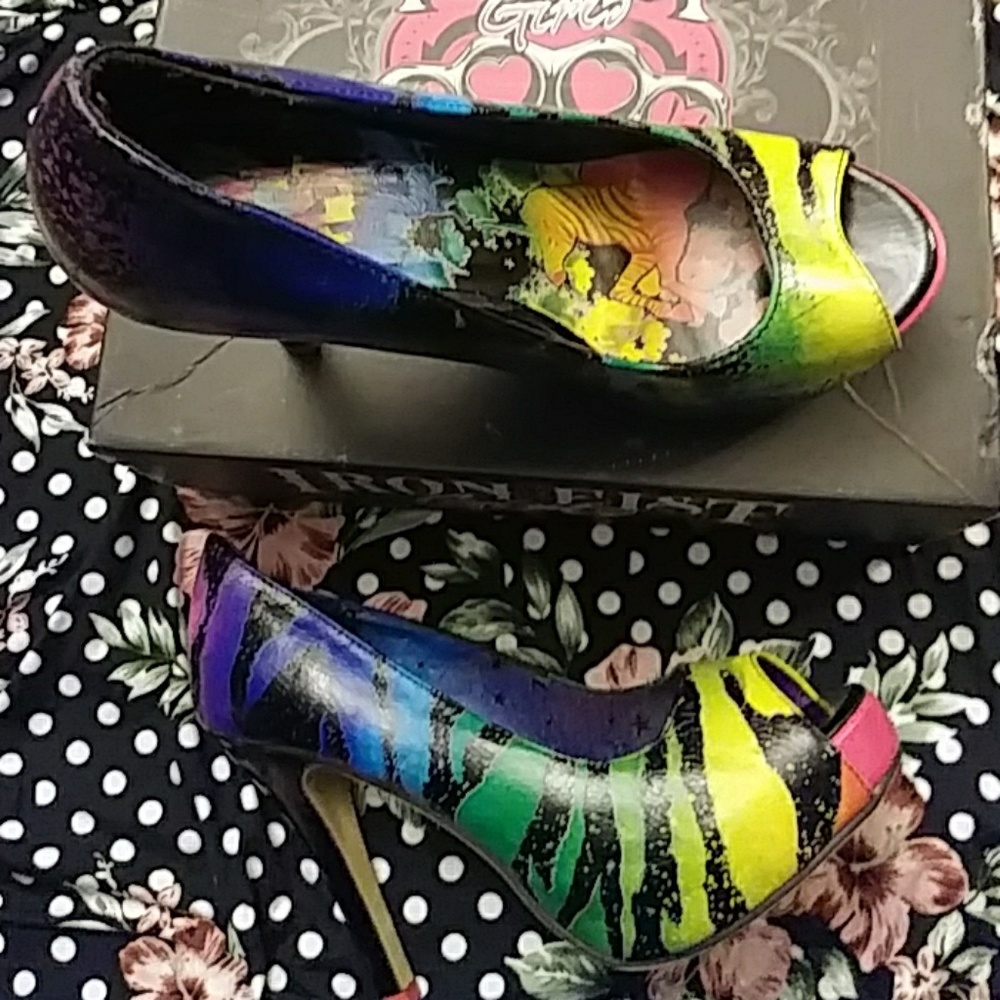 Colorful IRON FIST zebra heels! 👠